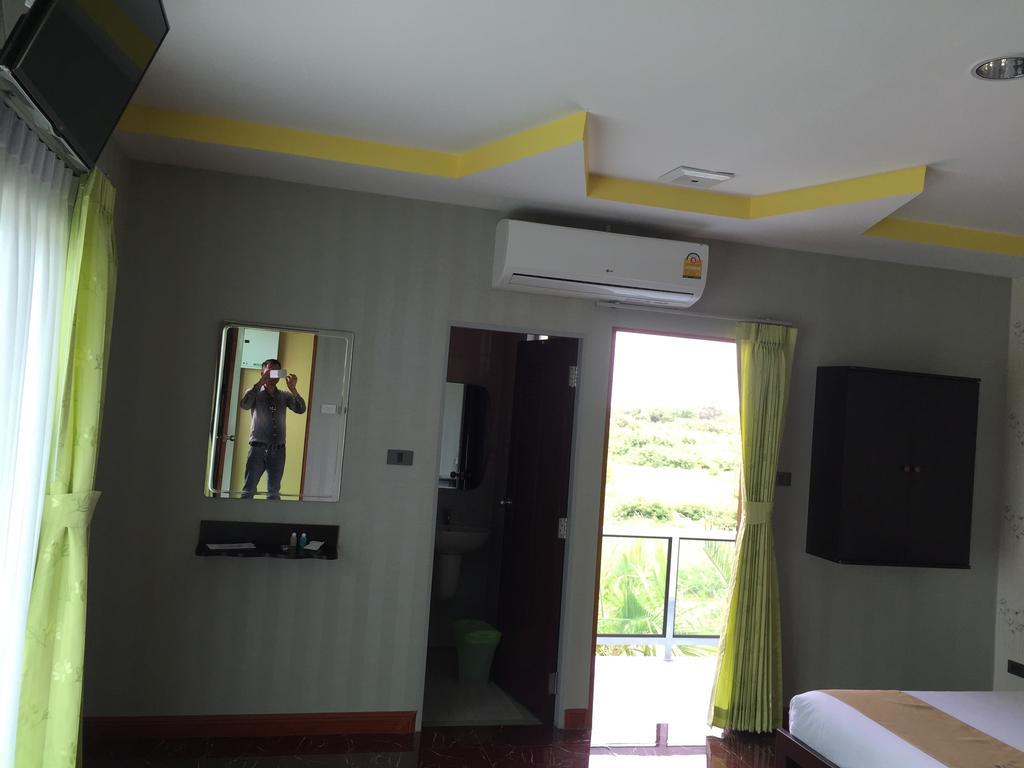 Por-Ho Boutique Hotel Nakhonratchasima Quarto foto