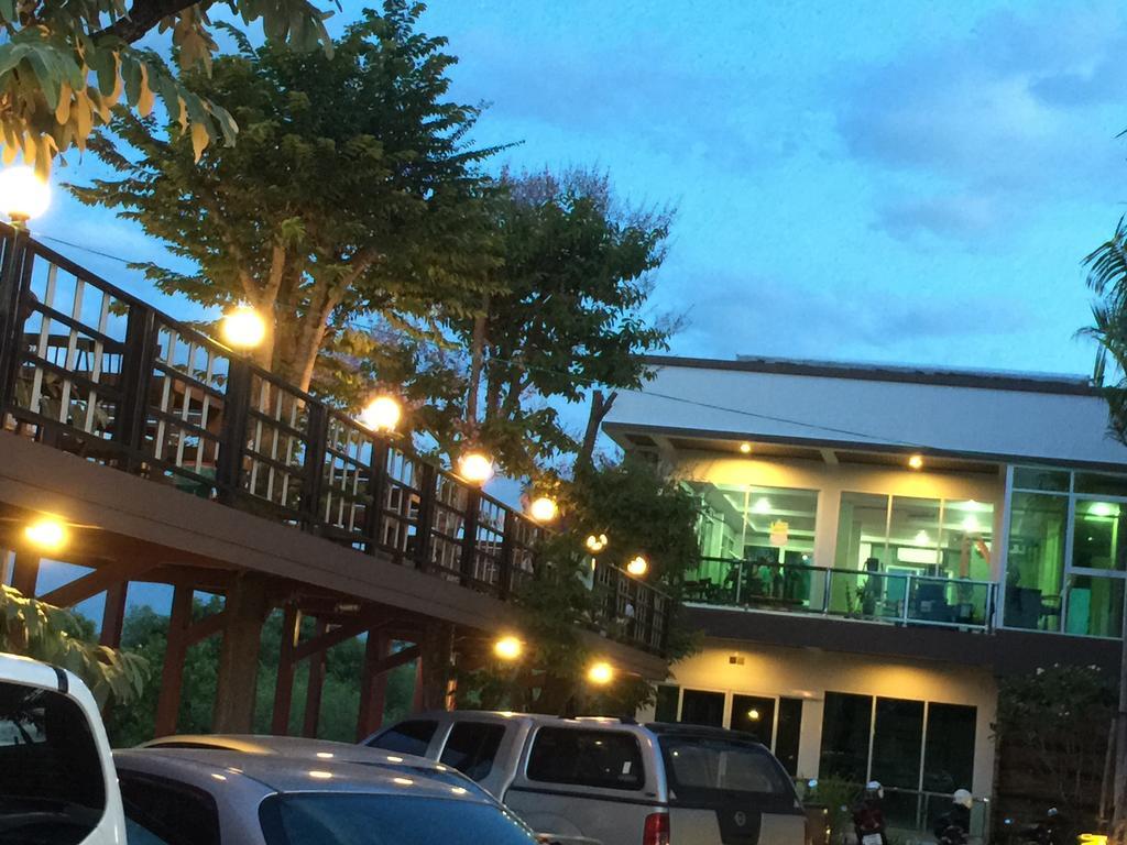 Por-Ho Boutique Hotel Nakhonratchasima Quarto foto